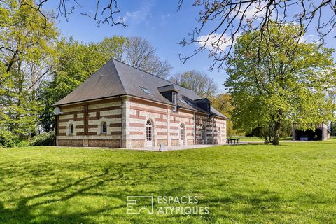 Normandy is home to beautiful properties, some of which have surprising origins. There is no doubt that this old stable, rehabilitated with taste and elegance, is one of these rare exceptions. Taking advantage of the authenticity of a sumptuous herit...