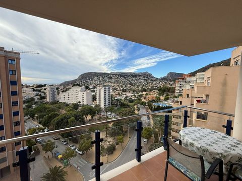 Appartement confortable à 800 m de la plage et à proximité du centre du village avec accès aux supermarchés, restaurants et services. Il dispose de 2 chambres à coucher avec placards, 2 salles de bains (une en suite), salon-salle à manger avec terras...