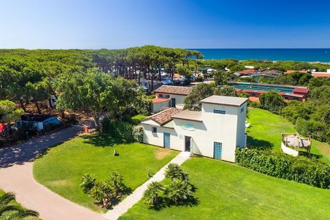 Just 100 meters from the private sandy beach, the complex is quietly located outside Marina di Montalto, about 4 km from the center - ideal for families, active vacationers and those looking for relaxation. The accommodation offers 113 bungalows and ...