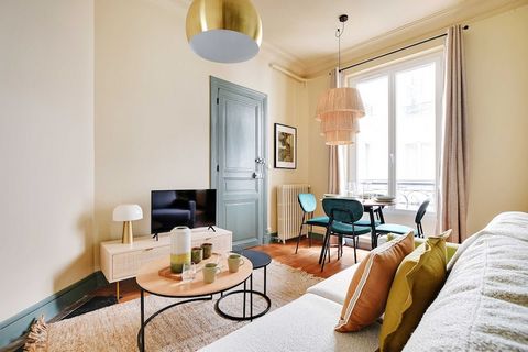 Checkmyguest proposes this 38m2 apartment decorated with care. It's located in the heart of the 3rd arrondissement in the sought-after Haut Marais district. Exceptional location at the crossroads of Place de la République, Bas Marais and Canal Saint-...