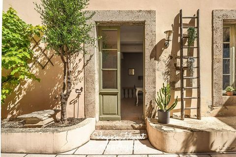 MAISON DE MAITRE - 6 chambres- 6 salles d'eau- garage - cour intérieure et bâtisse attenante