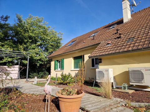 Maison traditionnelle rénovée climatisée avec 6 chambres dont 4 en RDC