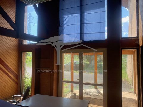 Locaux et bureaux d'affaires Aglomération de Brive250 M2 de bureaux en état . A remettre aux normes d'installation Bien placé proche autoroute A20 A89 EST de Brive Malemort Dir