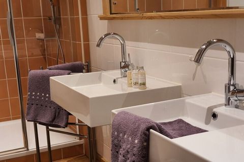 Frische, leuchtende Farben, lichtdurchflutete Räume & Terrassen für jede Tageszeit. Feines, gemütliches Versteck für 2 mit eigenem Gartenbereich, Liegenstühlen und Sonnensegel. Damit Sie als Gast und wir als Gastgeber das Gefühl haben, füreinander we...