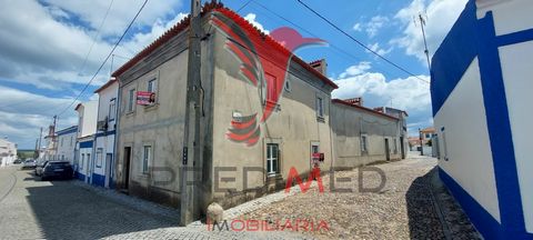 For sale large villa under construction in Ervedal, in the municipality of Avis! House under construction with six rooms. With very large divisions and a very nice outdoor space, with barbecue, it also has a parking space that gives up to two cars. D...
