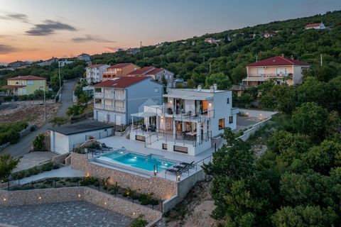 Location: Primorsko-goranska županija, Kraljevica, Šmrika. Šmrika - Villa with a panoramic view of the sea. This wonderful facility is located in a small town in an ideal location that offers the peace of a small town and proximity to the city with a...
