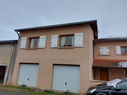 In pretty village with nautical base, 13 km from Vichy: beautiful house in the center of the village built in 2005 to efficient energy standards (D in consumption and B in GHG) on a plot of 992 m2. Traditional brick house on concrete banked. Large li...