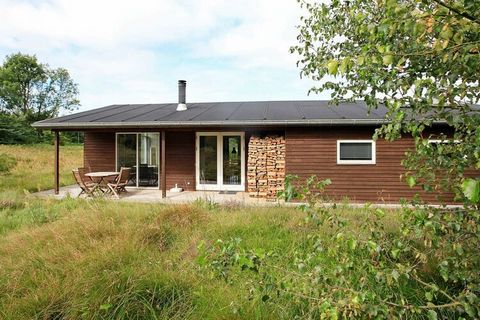 Well-appointed low-energy house on a natural plot by forest and meadow. In the large bright living room, combined with kitchen and dining area, there is good contact to a large play / living room. There is modern furniture and TV (Danish and German p...