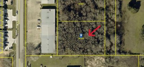 BUY LAND, THEY ARE NOT MAKING ANYMORE!!! Investment property and possibilities is what you have when you buy this piece of land that is a sprawling 0.78acres. Residential or Commercial use. Check it out! Do not wait! Requesting that the Buyer verify ...