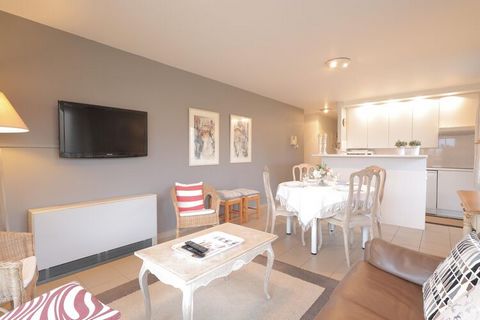 Beautifully furnished corner apartment with 2 bedrooms and a sunny terrace. The apartment is very neat and tidy. There are 2 bedrooms for 5 people, bathroom with bath, sink and toilet. A spacious living room with flat screen, modern fitted kitchen. T...