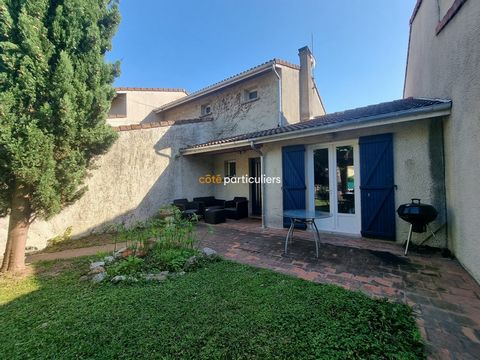 In the town of BON CONTRE, house of 97m2 with garage and garden. It has on the ground floor an entrance, kitchen equipped and furnished, dining room and sitting area, a bedroom, bathroom with laundry area and separate toilet. Upstairs two additional ...