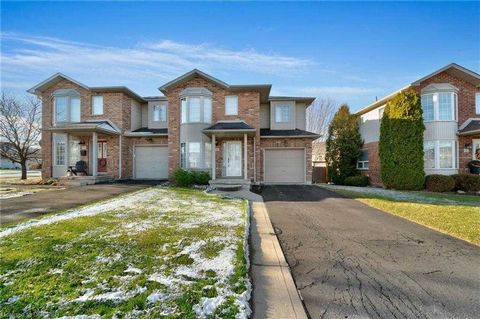 FreeHold 3-Bedroom Home with 4 Bathrooms Semi Detached in a Prime Family Neighborhood with over 1600+ sqft living space * Key Features:** Finished Basement: A versatile space perfect for entertainment, and it comes with an additional washroom for add...