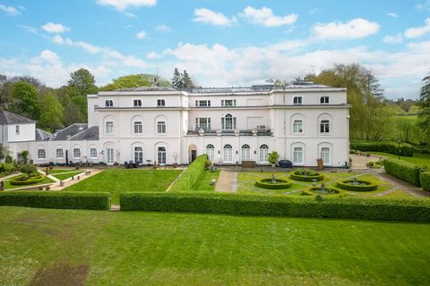 PROPERTY DESCRIPTION Approached via a long private driveway and forming part of this grade II listed Mansion House, we are delighted to offer this substantial period duplex apartment set in around 10 acres of landscaped gardens with views over the Ri...
