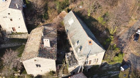 En ardèche ensemble de 2 maisons en pierres à rénover