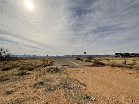 600 Acres in Prime Location with a mixture of Commercial and Residential land, right on Hwy 93 between Las Vegas and Kingman, AZ. Located directly on the proposed Interstate 11, this property boasts an array of possibilities! Owner/Agent