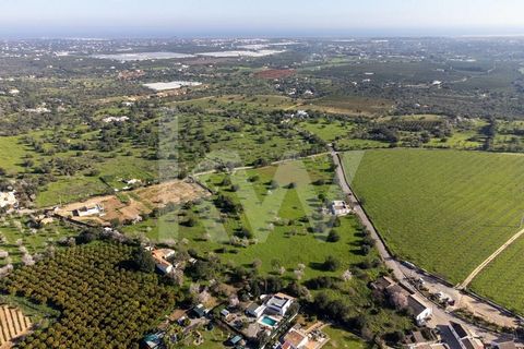 Located in Estiramantens, this plot of land presents a unique investment opportunity for the construction of a housing project awaiting approval for 23 residences, situated just 15 minutes from Fuseta Beach. The strategic location being 30 minutes aw...