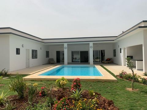 On 600m2 of land, beautiful new furnished villa built in 2023 with a living area of 160m2 including 3 bedrooms, 3 bathrooms, a living room with dining room, an equipped US kitchen, a laundry room, a second outdoor kitchen with barbecue , a covered te...