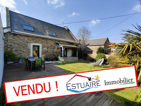 New Exclusivity Estuary Real Estate - Your advisor Christophe VOYER Tel ... offers you: In hamlet, 2 kms from the Village of Grandchamp des Fontaines and 5 kms from Treillières discover this stone house of about 122 m2 of living space (135 m2 on the ...