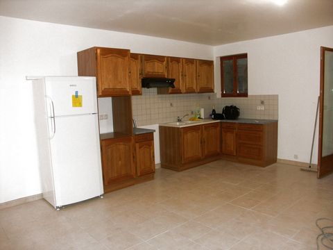 In the beautiful village of CUCURON apartment located on the ground floor of a village house. Renovated in 2007 this apartment consists of a living room with fitted kitchen, 2 bedrooms with wardrobes, a bathroom and separate toilet Currently rented €...