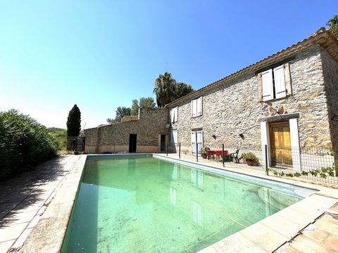EXCLUDED! Exceptional, in a sought-after village 12 minutes from Narbonne, 30 minutes from the beaches Lovers of stone and nature, come and discover this building, surrounded by vineyards and its listed mill. Many possibilities for this estate compos...