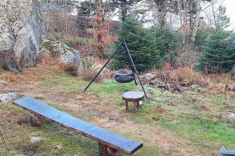 Pleasant holiday home in scenic surroundings close to the sea. The holiday home has 3 bedrooms and sleeps 7 in total. Well-equipped kitchen with i.e. microwave, dishwasher, washing machine, and waffle iron. The cabin is heated by electricity and a wo...