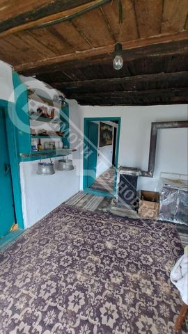 Real estate agency 'Imoti Tarnovgrad' offers you a two-storey house in the village of Chakali. The village of Chakali is located 10 km from the town of Elena. First floor: living room and two rooms, bathroom with toilet and separate tavern. The secon...