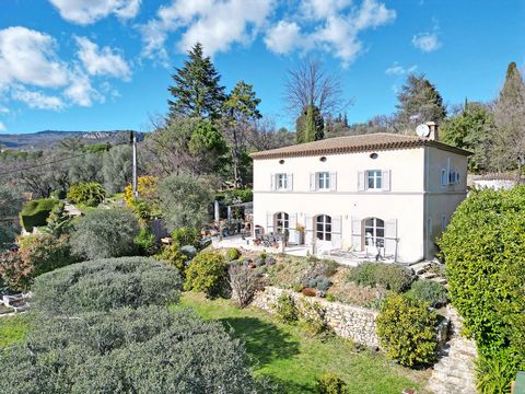 Located in the countryside, magnificent unobstructed elevated views of the sea and hills for this beautiful, fully renovated Provencal bastide of approx. 182 m2. Inside this charming property on the ground floor, large entrance hall, living/dining ro...