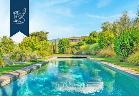 This beautiful old villa in Tuscany with a pool offers a unique combination of historical beauty and modern comfort. The capital restoration has passed, it has 500 square meters of internal space, including billiard, spacious living rooms with firepl...