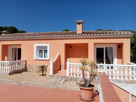 Semi detached villa for sale in Alcalali. The semi detached villa consits of a entrance porch, living/dining room with open kitchen, 2 bedrooms and full bathroom. From the terrace you can access your own private garden and can enjoy a glass of wine i...