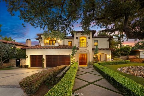 MAJOR PRICE REDUCTION!! This majestic Tuscan masterpiece was designed by Robert Tong and built by and for one of the founders of Mur-Sol Construction. Located on a large lot on a very desirable, quiet, tree lined street. Expense was never a considera...
