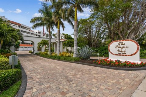 NEW PRICE! BUYER INCENTIVE, ALL CONDO FEES PAID FOR BUYER THROUGH 10/1/24 by the Seller. This is the one you've been waiting for! Welcome to the Players Club at the southern end of beautiful Longboat Key, where sophistication meets serenity. You can ...