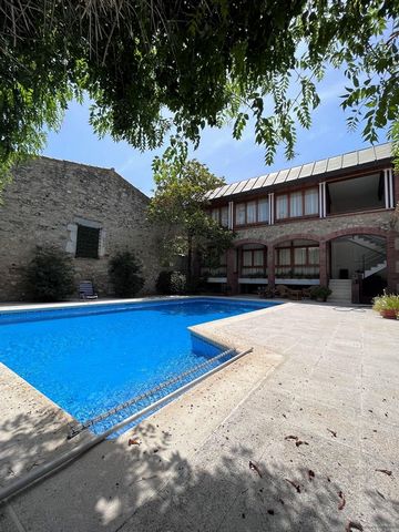 Magnificent Catalan farmhouse with several buildings and swimming pool. Located in Sant Pere Pescador. Ref: 5068. Built: 1071m². Plot: 975 m². Incredible Catalan farmhouse located in the centre of the town of Sant Pere Pescador, just 20 minutes from ...