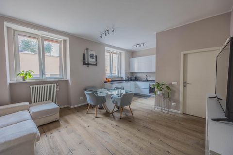 Pack your bags and move in - this 3-room apartment in the center of Bolzano offers you the unique opportunity to purchase an apartment that is not only ready for immediate occupancy but has also been renovated and furnished by the current owner with ...