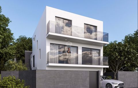 Located in Machico. Modern House for sale in Machico Located in Machico the house has three bedrooms living room, dining room, open plan kitchen with island, laundry room and 3 bathrooms. Bedrooms with access to balconies. Ocean View Pre-installation...
