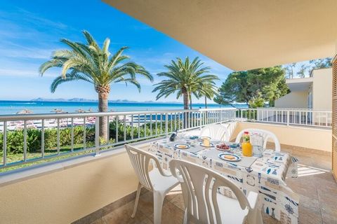 In the terrace you can enjoy the incomparable views to the sea and mountains while tasting a delicious breakfast before heading to the beach. You will reach it from the shared lawn area of the building and you will enjoy the sun directly in the beach...