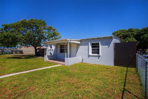 FOR SALE NEW LISTING!! Spacious freshly painted, 2 bed/ 1 bath with a third guest room, can be office or entertainment room. The property offers a newly fenced private & huge backyard. Room for pool, bring your boat. RV or shed and still have plenty ...