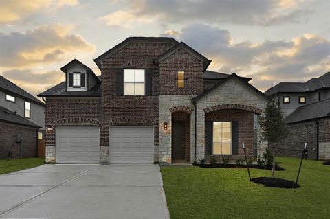 LONG LAKE NEW CONSTRUCTION - Welcome home to 233 Bright Bluff Circle located in the community of Beacon Hill and zoned to Waller ISD. This floor plan features 5 bedrooms, 3 full baths, 1 half bath and an attached 2-car garage. You don't want to miss ...