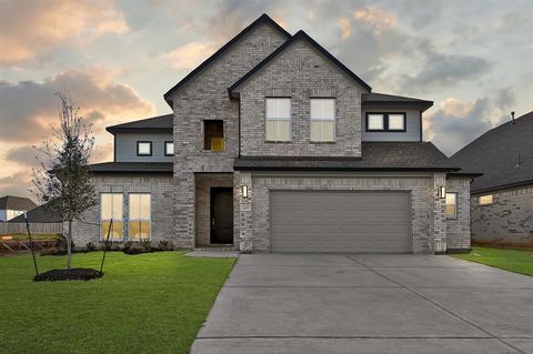 LONG LAKE NEW CONSTRUCTION - Welcome home to 449 Piney Rock Lane located in the community of Beacon Hill and zoned to Waller ISD. This floor plan features 5 bedrooms, 4 full baths and an attached 2-car garage. You don't want to miss all this gorgeous...
