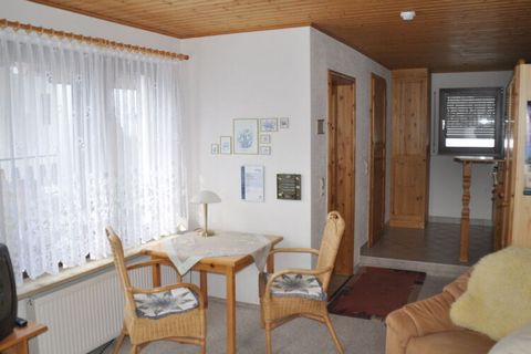The well-equipped and cozy holiday home consists of a combined living room and bedroom, a fully equipped kitchen and shower/toilet. Radio, TV (cable), DVD and WiFi are available, bed linen/towels, final cleaning etc. included. There is a small terrac...