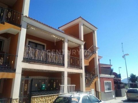 Do you want to buy a 2 bedroom flat in Orihuela of 65 square metres? Excellent opportunity to acquire in property this residential flat with a surface area of 65 m² well distributed in 2 bedrooms 1 bathroom, Open Kitchen, Living Dining Room, Patio an...