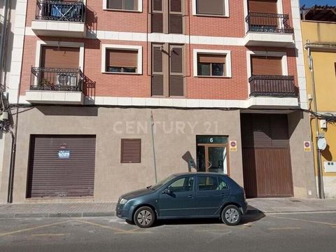 Are you looking to buy Commercial Premises in Alcoy / Alcoi? Excellent opportunity to acquire in property this Commercial Premises with a surface area of 96 m² located in the town of Alcoy / Alcoi, province of Alicante. Alcoy is a city in the provinc...