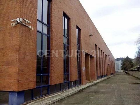 Industrial warehouse in the automotive sector located in the Northern Industrial Estate of the municipality of San Agustín de Guadalix, entrance through the A-I (Madrid-Burgos Highway) km 36, in the northern area of the Community of Madrid. Communica...