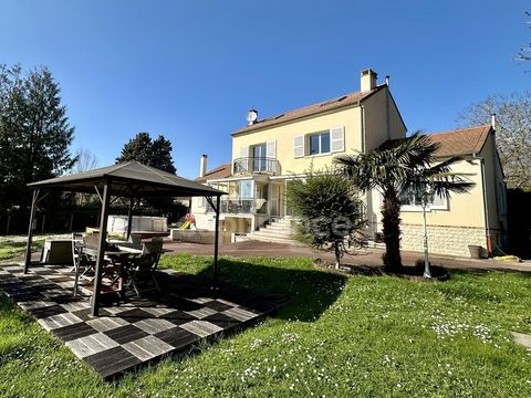 A vendre à Auvers-sur-Oise maison de 6 pièces dans un vaste jardin