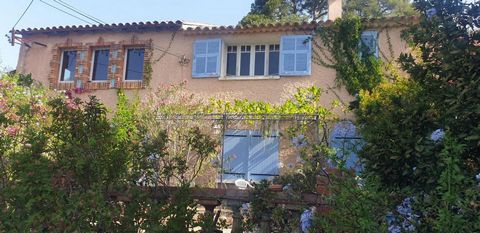 CARQUEIRANNE - BEAUTIFUL BASTIDE TO RENOVATE Strong potential for this beautiful property located in a very sought-after area of Carqueiranne. This property consists of a main building including an apartment and an annex residential building and a ga...