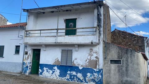 House for refurbishement, located in the small village of Zebreira - Idanha-a-Nova - Central Portugal. With a building implementation area of 35m2 and gross construction area of 70m2, consisting of ground floor, 1st floor and attic, with interior woo...