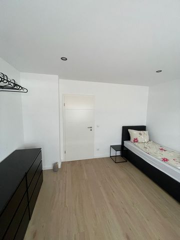 Cozy room in a friendly women's shared flat. Including own room, shared, fully equipped kitchen and one bathroom per floor. Safe and harmonious environment, centrally located. Ideal for students and professionals. All-inclusive rent. Contact us for a...