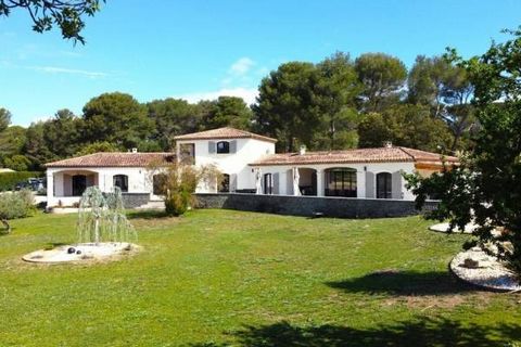 Exclusive. Lambesc. 20 minutes from Aix-en-Provence, magnificent fully renovated villa of approx. 225m2 set in 7,700m2 of gardens planted with Mediterranean trees, fruit trees and vines. South-facing. On the first floor, the villa features an entranc...