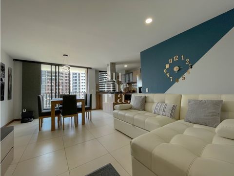Beautiful fully furnished apartment in the castle of Oriente with excellent finishes! Integral open kitchen equipped with living room and dining room with furniture + 65-inch TV, balcony with view of the castle, three bedrooms, the master bedroom wit...
