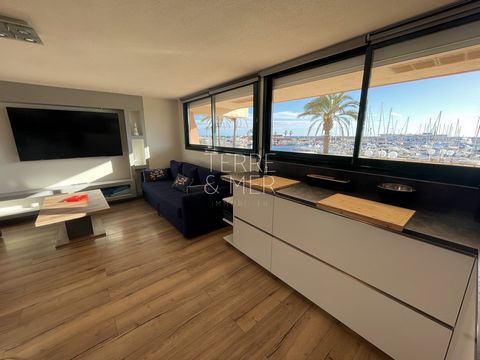Zeer mooie renovatie voor dit 3-kamer appartement van 53,27m2 met uitzicht op de zee en de haven van Saint-Cyprien. Gelegen in een luxe residentie op de 1e verdieping met eigen ingang, appartement volledig gemeubileerd verkocht met smaak, met een moo...