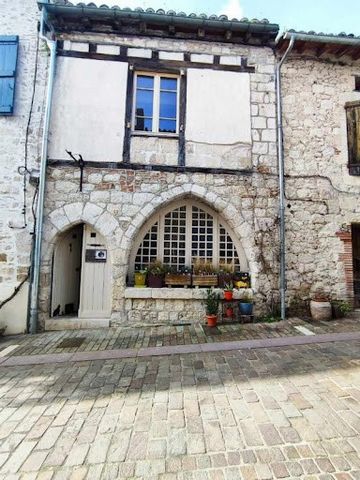 Come and discover this vaulted cellar house in the center of one of the most beautiful villages in France. Lots of possibilities for this all-stone property currently operated as a ceramics workshop with its showcase, a T1 type apartment upstairs wit...